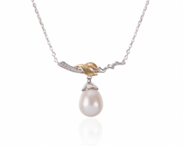 Silver Pearl Necklace Isabella