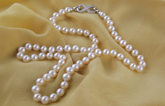 Pearl Necklace Polaris Infinity 8 and 9 mm