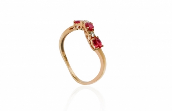 Gold Ring three Rubies and Diamonds