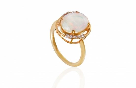 Gold Ring Rainbow Opal & Diamonds 